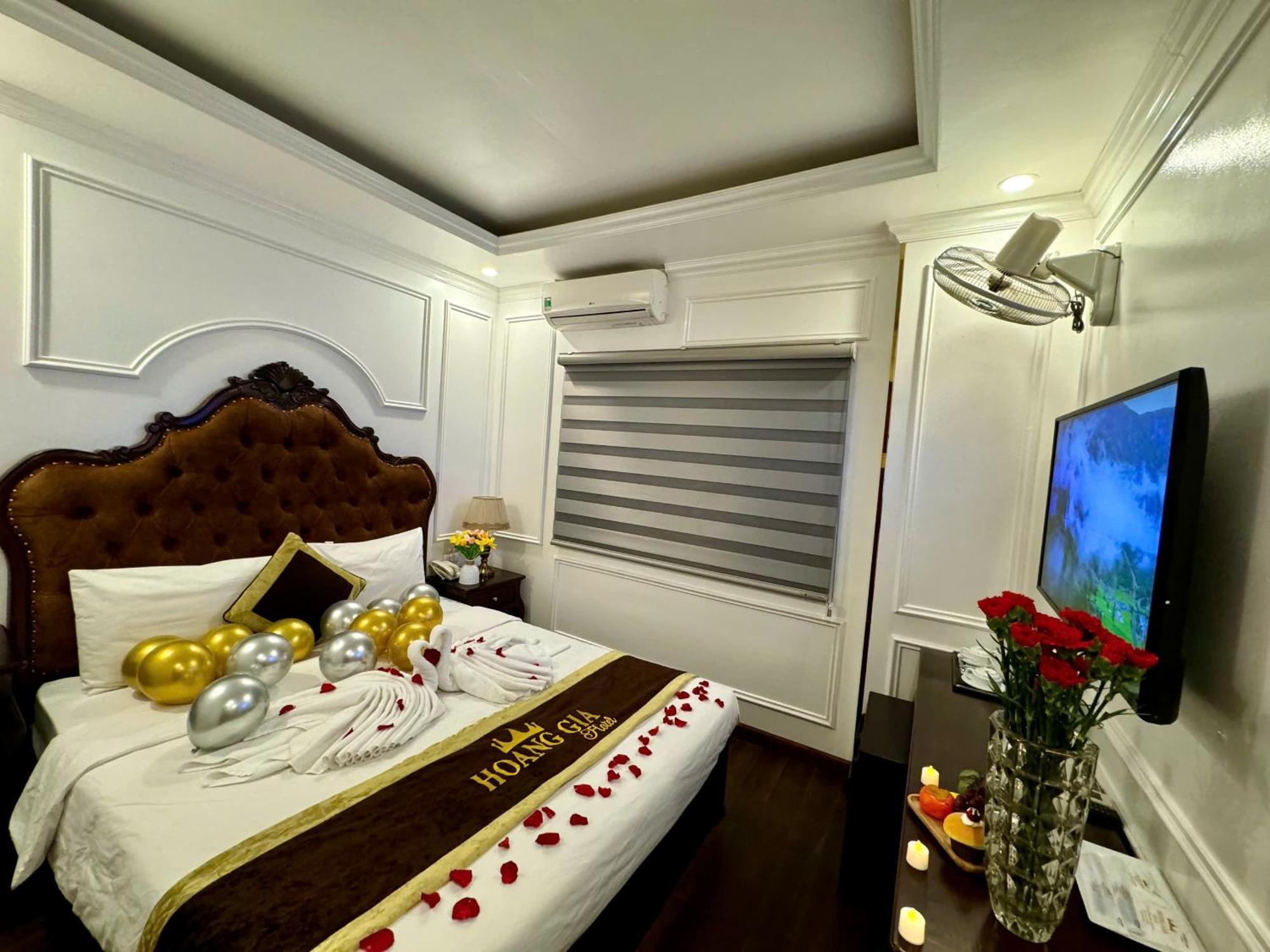 Hoang Gia Hotel Nhan Hoa Hanoi Exteriör bild