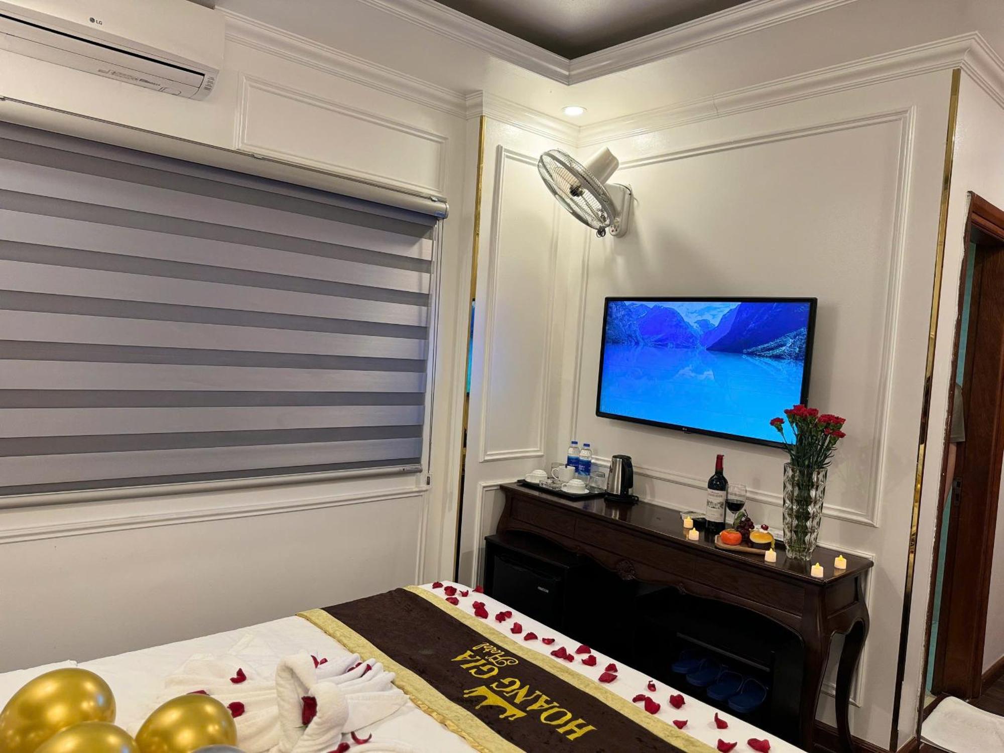 Hoang Gia Hotel Nhan Hoa Hanoi Exteriör bild