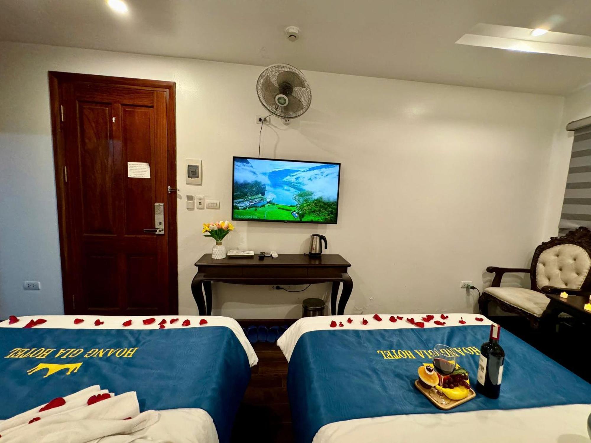 Hoang Gia Hotel Nhan Hoa Hanoi Exteriör bild