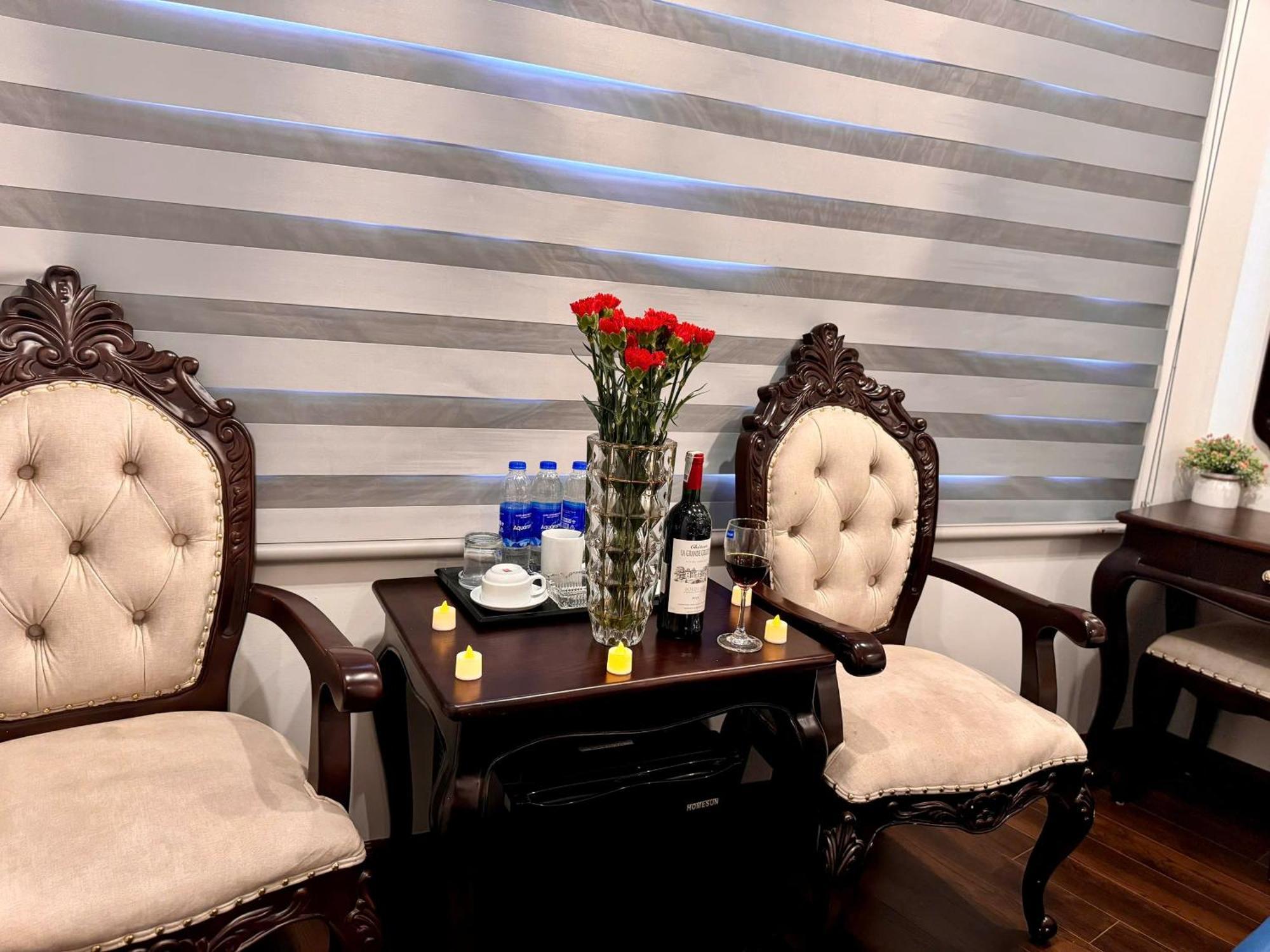 Hoang Gia Hotel Nhan Hoa Hanoi Exteriör bild