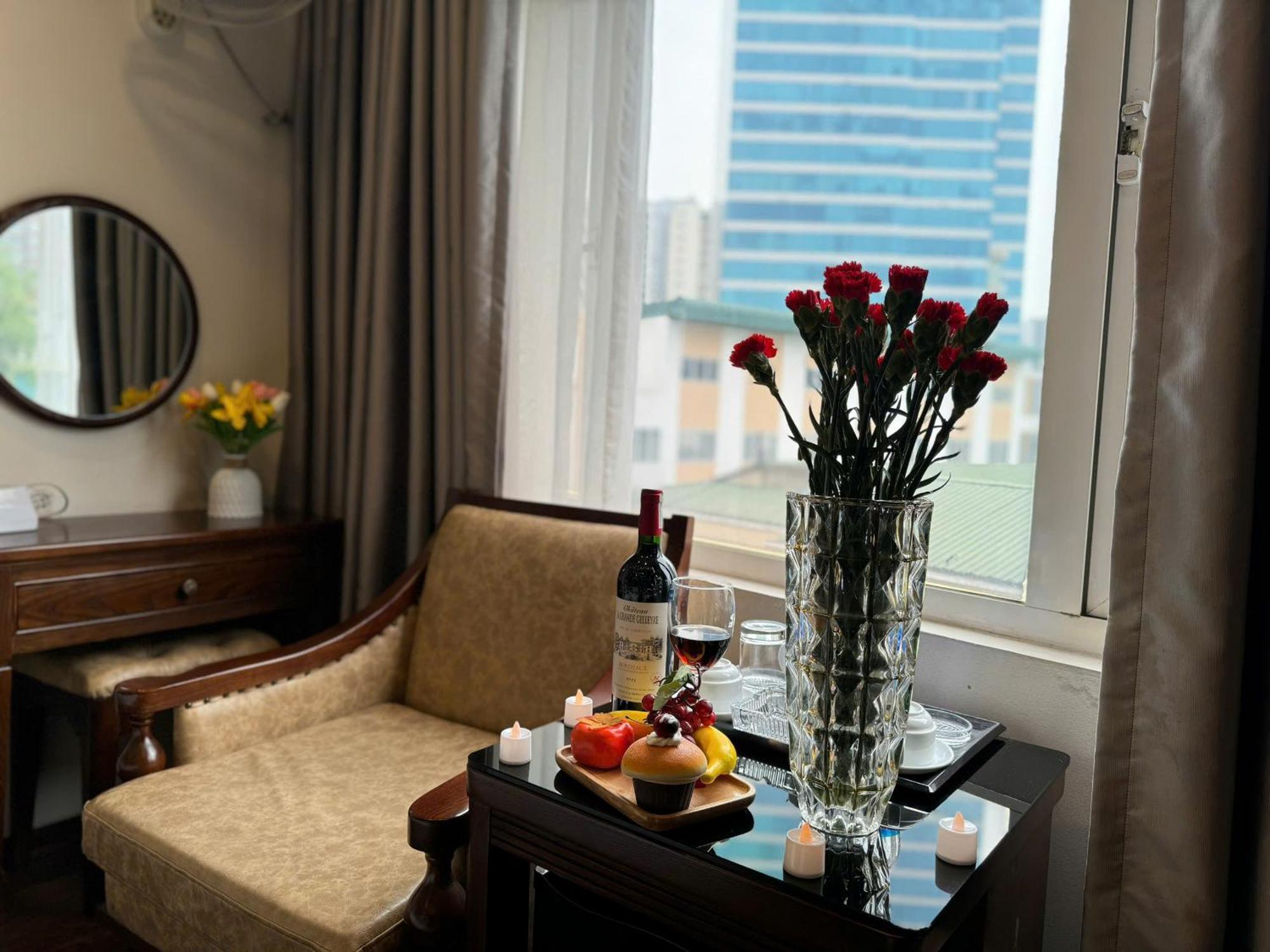 Hoang Gia Hotel Nhan Hoa Hanoi Exteriör bild